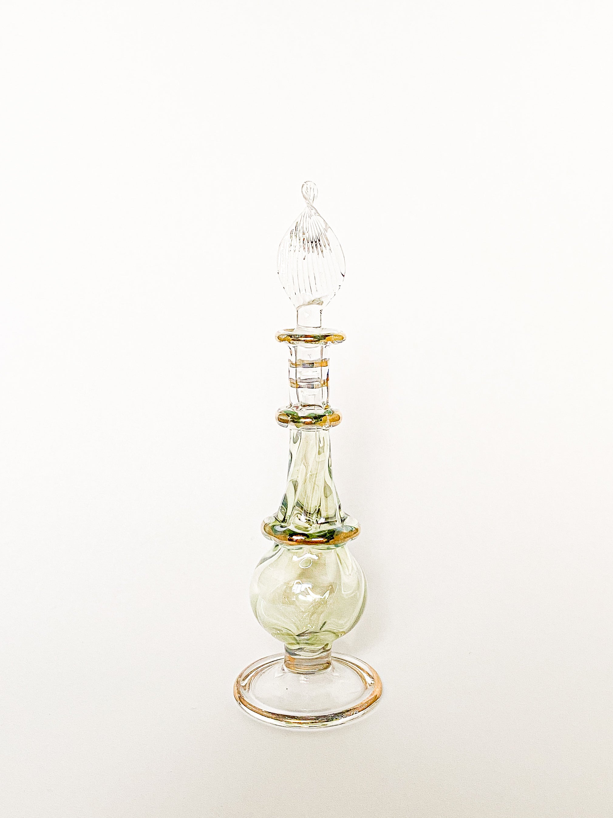 パプア緑タニ沈香オイル2.5ml【3.0mlボトル使用】 Crystal Green – The PERFUME OIL FACTORY